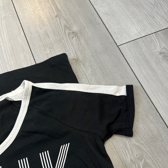 Pink Victoria’s Secret Black and White V-Neck T-Shirt - Picture 6 of 7